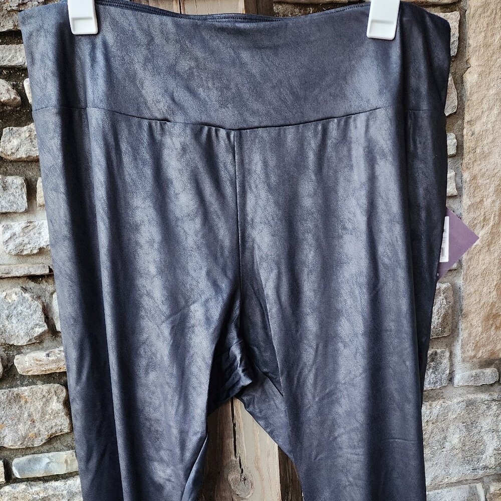 Black AVA VIV Leggings NWT